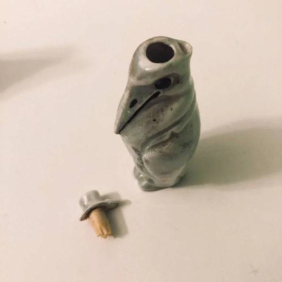 Vintage Penguins Pocket Flask with Cork Stopper  4.5 Inch Tall Figurines - Picture 5 of 16